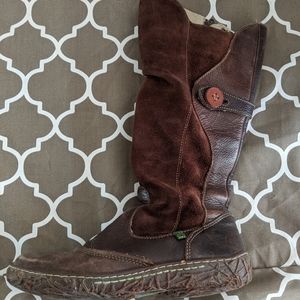 El Naturalista Nido suede and leather boots